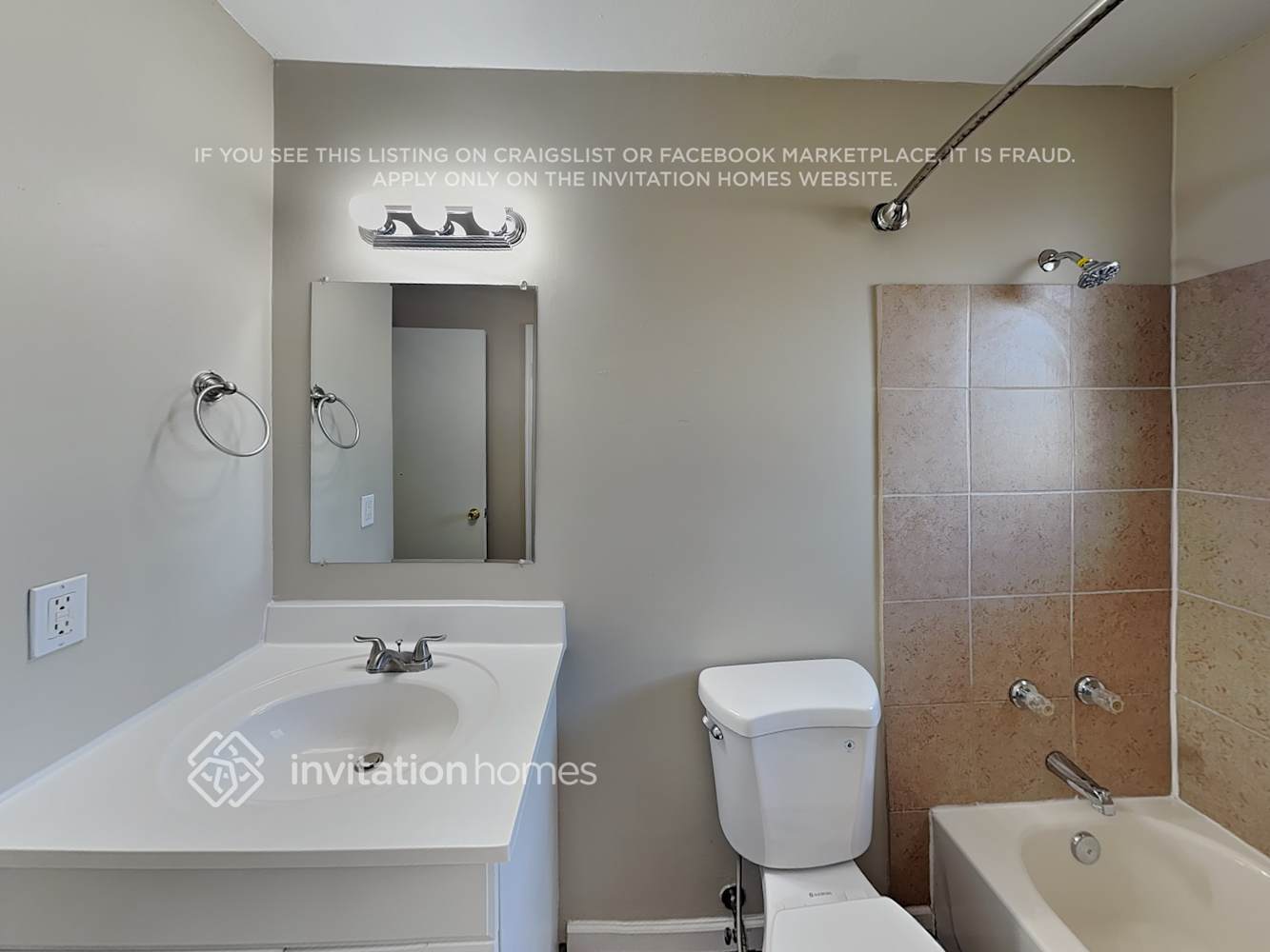 Building Photo - 9954 Columbine St