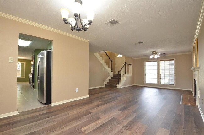 Building Photo - 1306 Plum Park Dr
