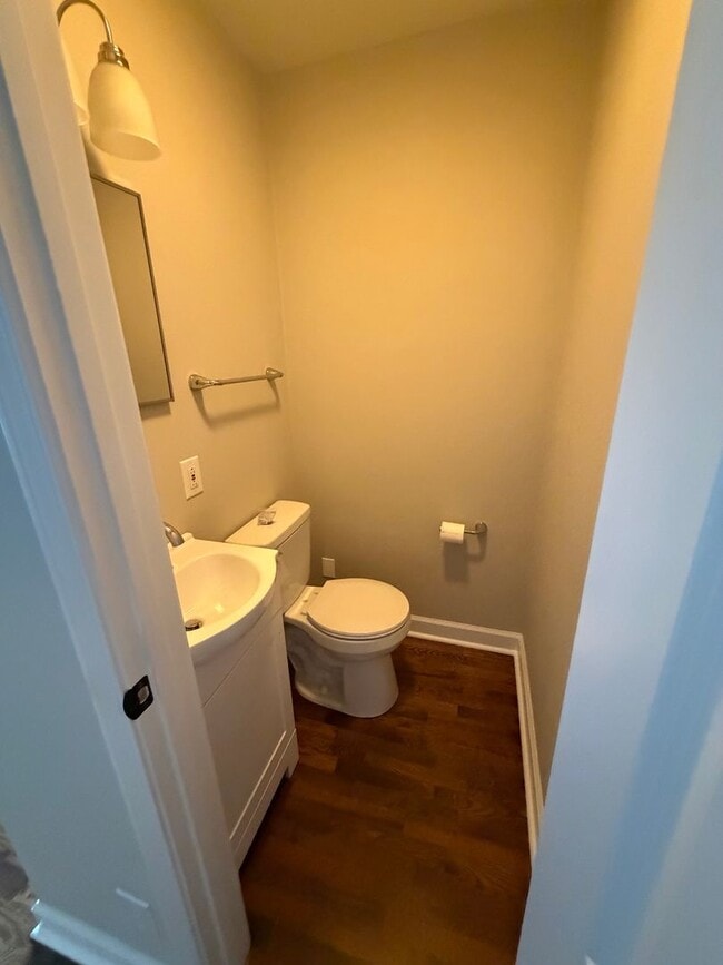 Building Photo - 2 Bedroom / 1.5 Bath Home in Kingsport TN