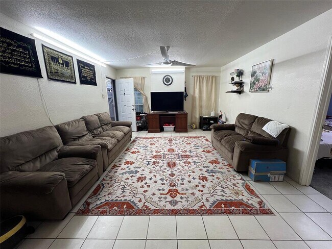 Building Photo - 6606 De Moss Dr