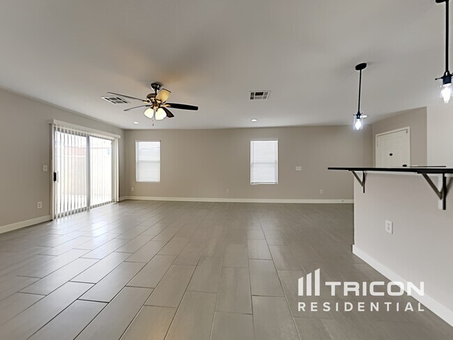 Building Photo - 11514 W Larkspur Rd