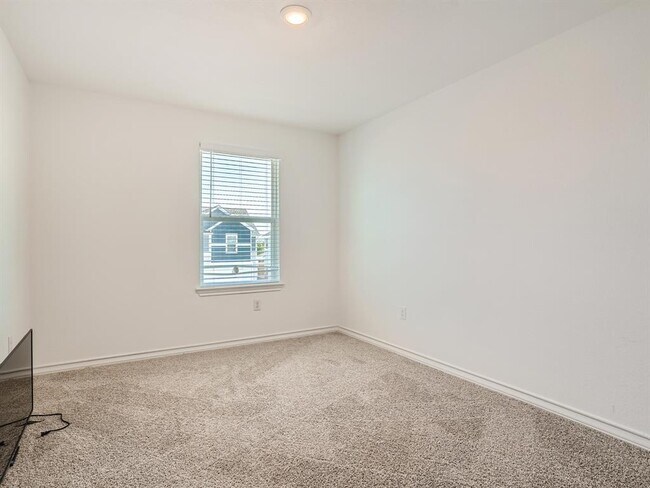 Building Photo - 2909 Bronx Dr