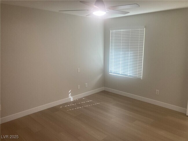 Building Photo - 3145 E Flamingo Rd