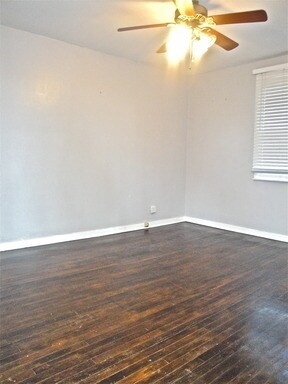 Building Photo - Adorable 2 Bedroom 1 Bath Home in Sylvan Heights!