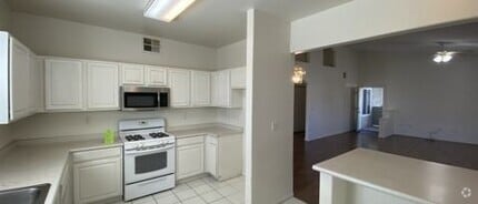 Building Photo - 6156 Pine Villa Ave