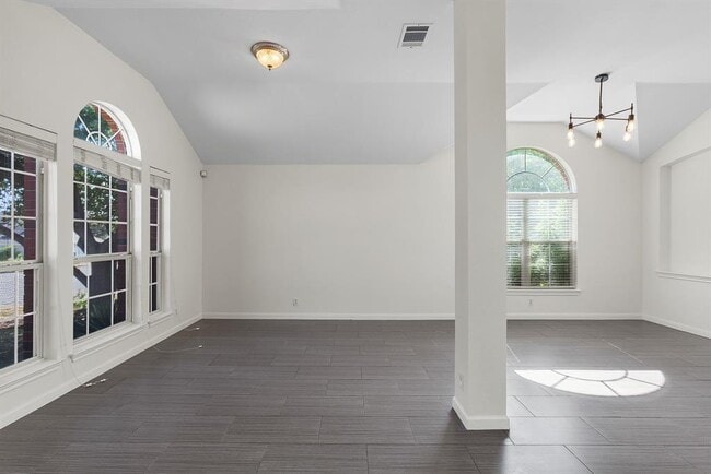 Building Photo - 1201 Springbrook Rd