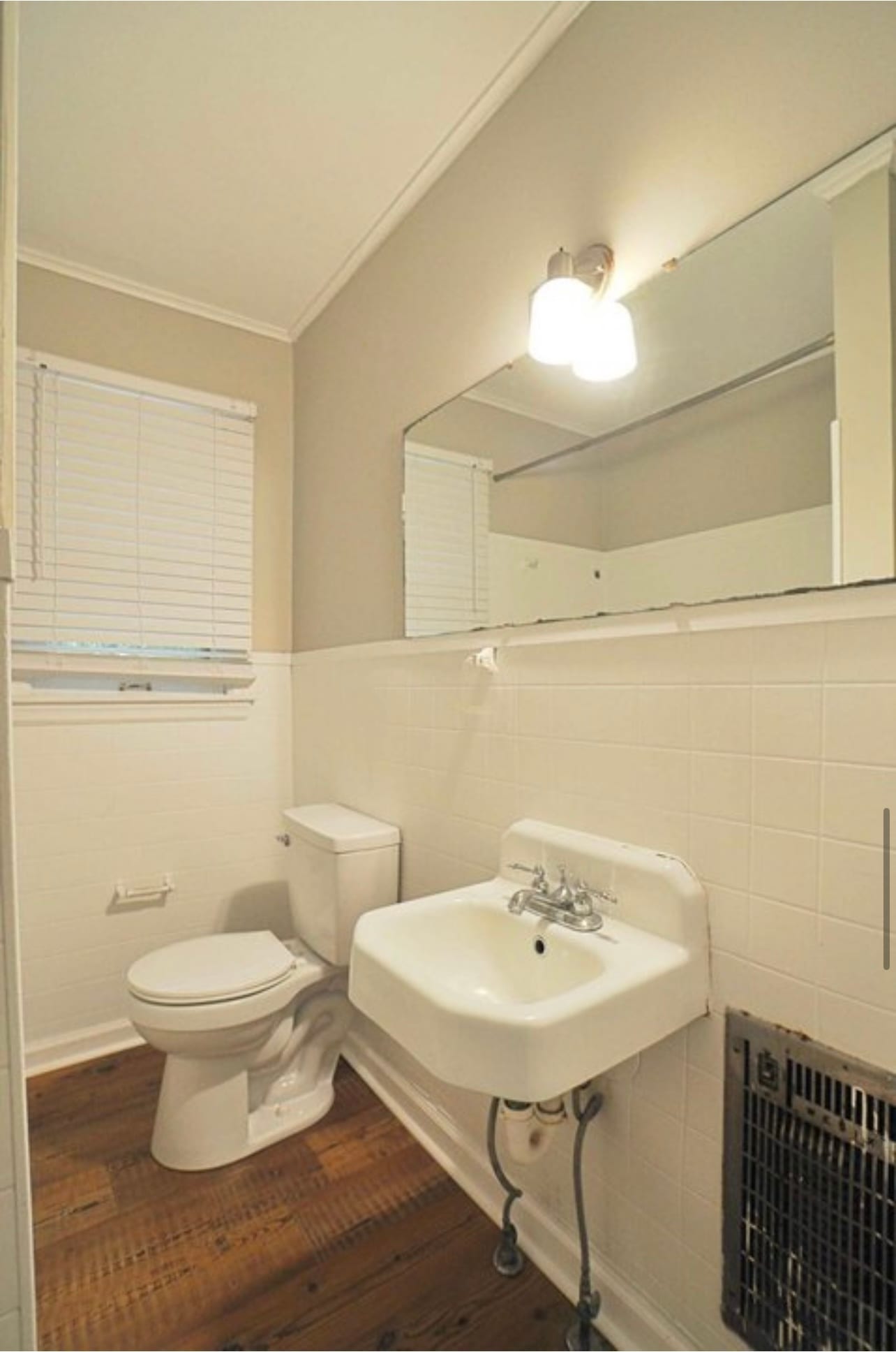 Building Photo - 613 Hibner St