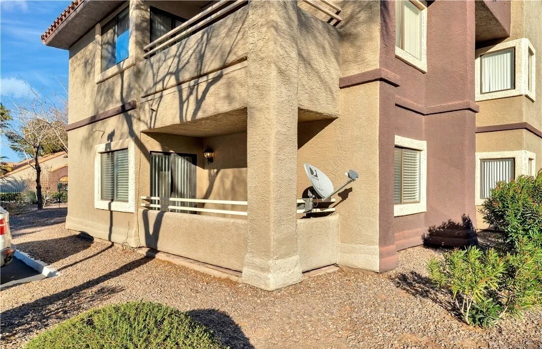 Building Photo - 5076 S Rainbow Blvd