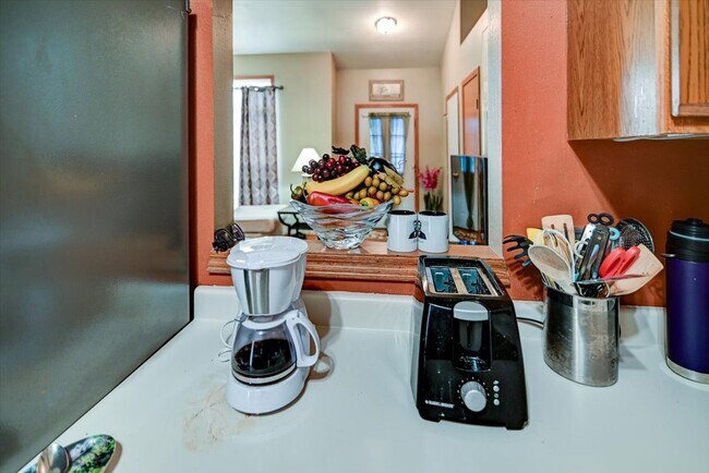 Building Photo - 1214 Carpenter St