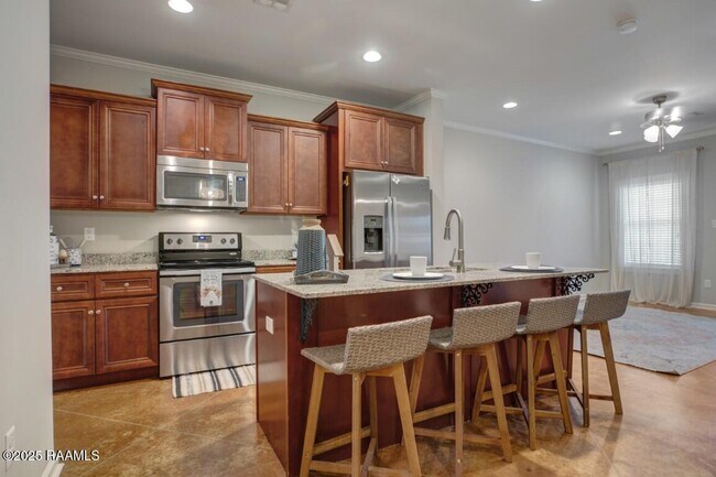 Building Photo - 117 Ella St