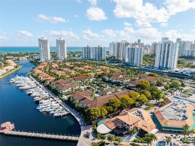 Building Photo - 3598 Yacht Club Dr