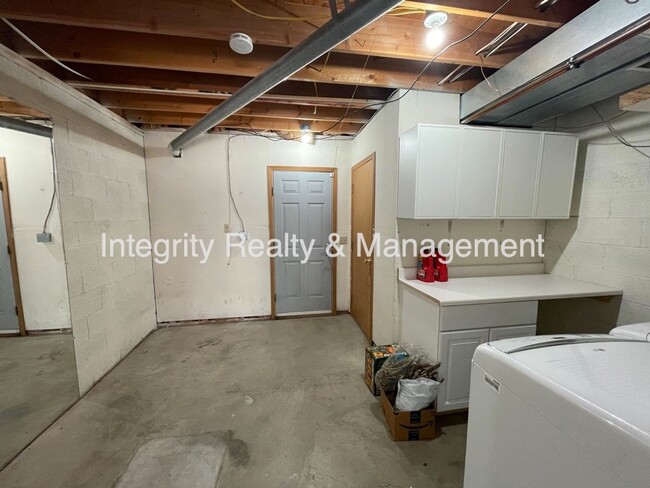 Building Photo - 1811 S Quebec Way