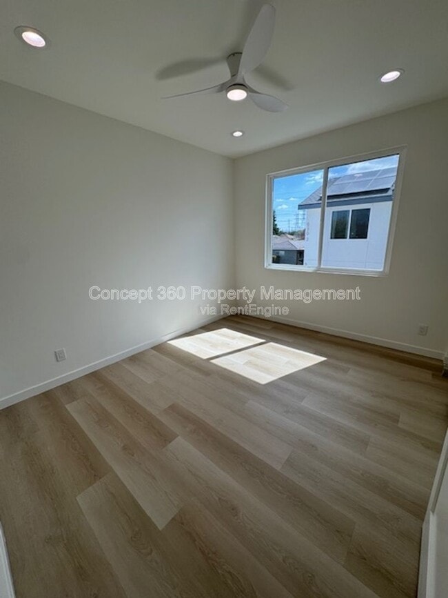 Building Photo - 6168 Briercrest Ave