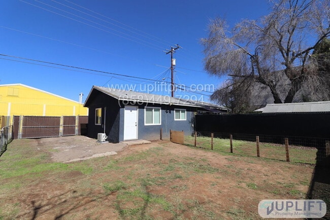 Building Photo - 721 D St