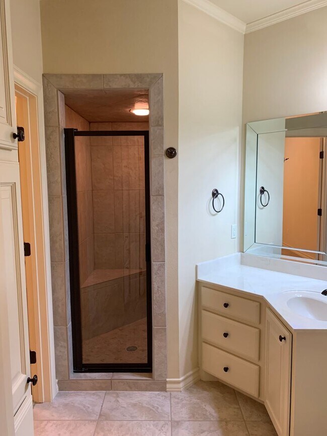 Building Photo - Luxury Garden Home In Tanglewood Terrace!!