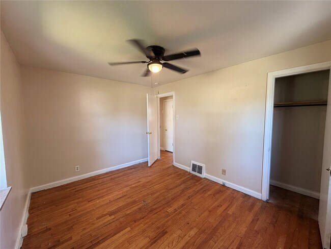 Building Photo - 5721 Acme Ave