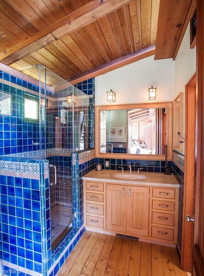 Building Photo - 625 Lovell Ave