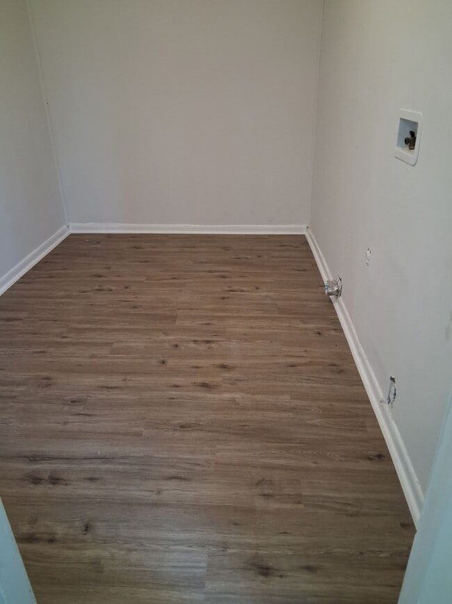 Building Photo - 1302 Pecan St