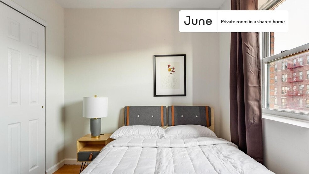 Building Photo - Room in Shared 4 bed/2 bath home in Flatbush