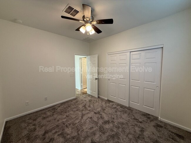 Building Photo - 36812 Yellowstone Dr