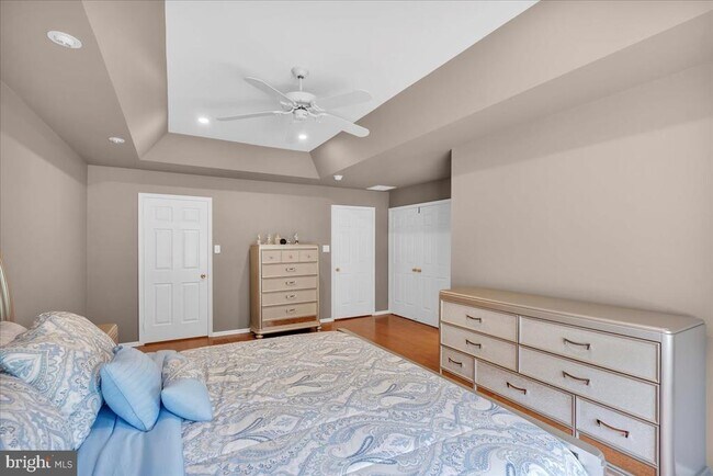 Building Photo - 1202 Champlain Dr