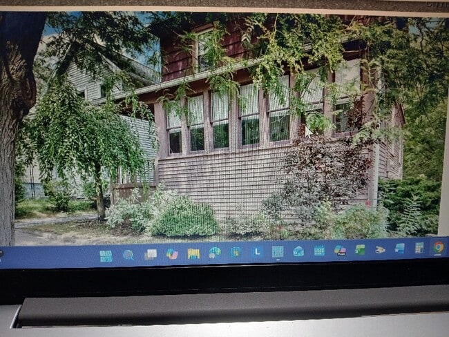 Building Photo - 315 Boyden St