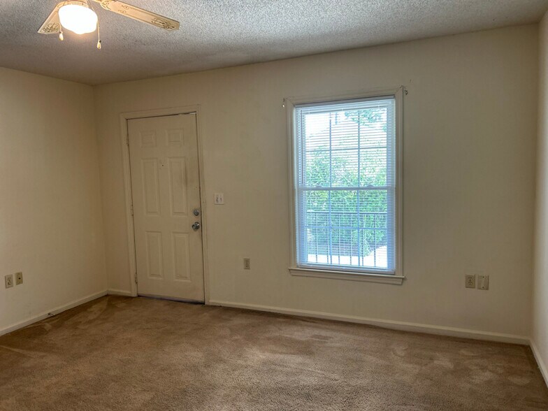 Building Photo - 232 Lanier Dr