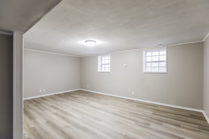 Building Photo - 907 N Yuma Ave