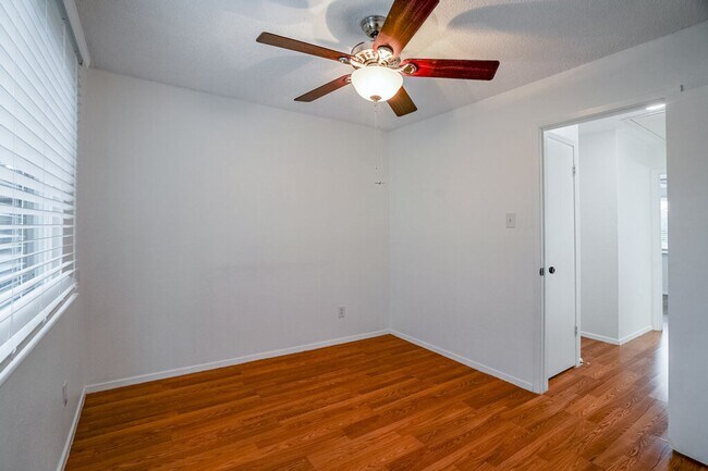 Building Photo - 16827 Whitebrush Loop