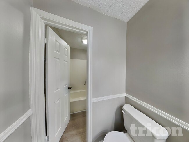 Building Photo - 204 River Song Rd