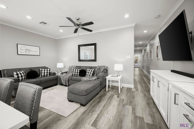 Building Photo - 820 S Audubon Pl Ave