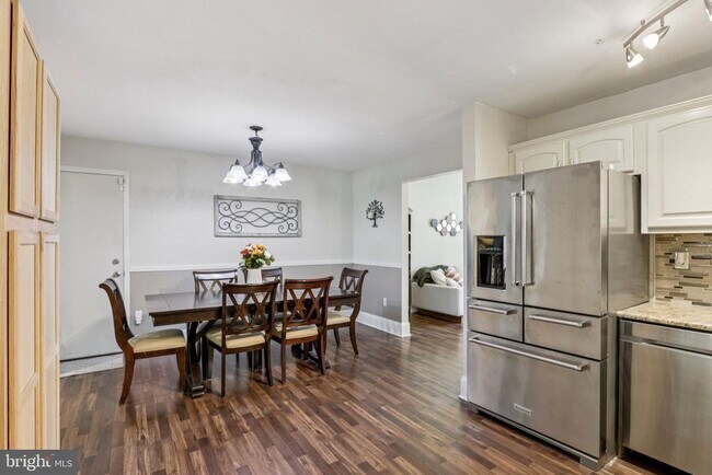Building Photo - 608 Orchard Ct