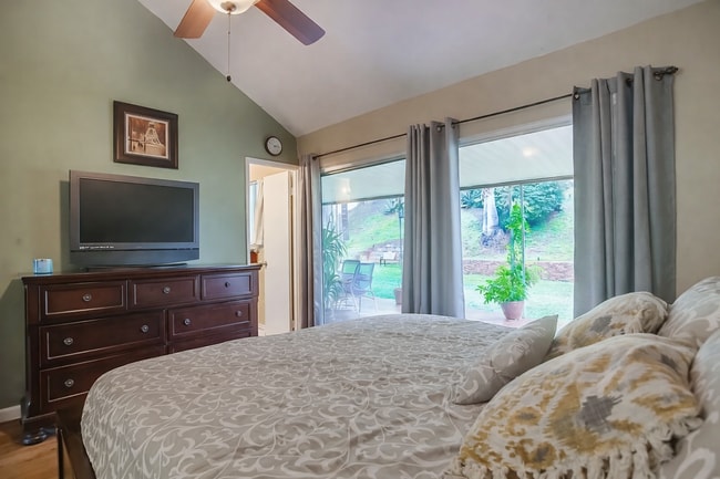 Building Photo - 1140 Harding St