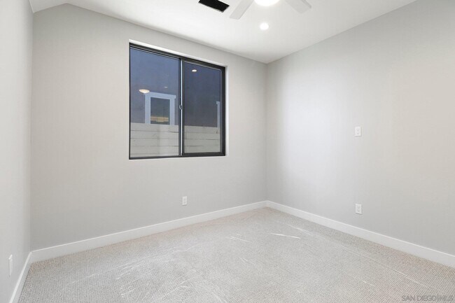 Building Photo - 2948 Copley Ave