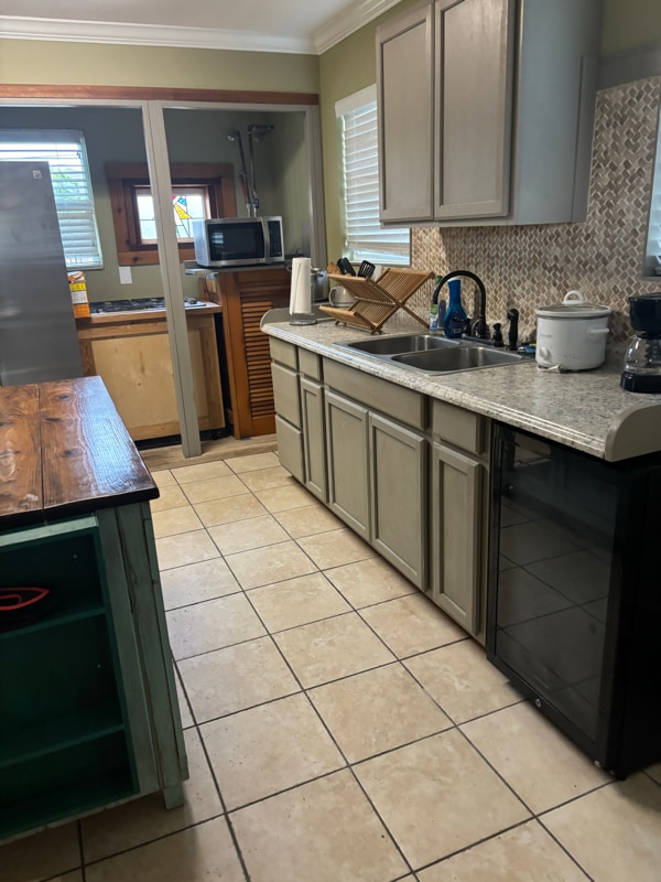 Building Photo - 919 S Water St