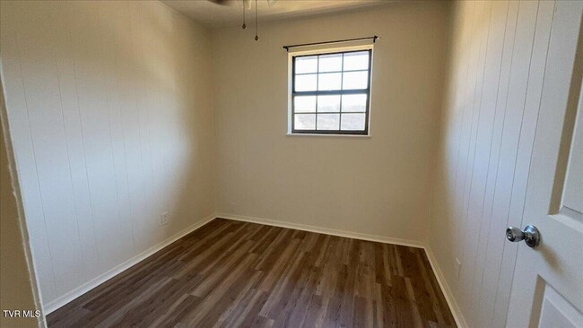 Building Photo - 241 Parker St