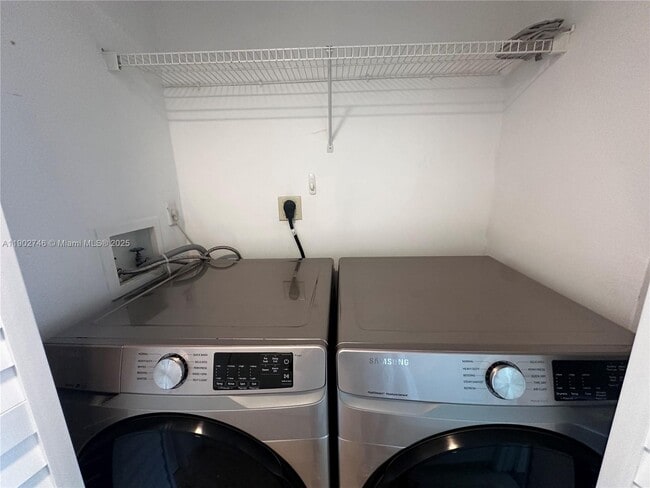 Building Photo - 90 Alton Rd