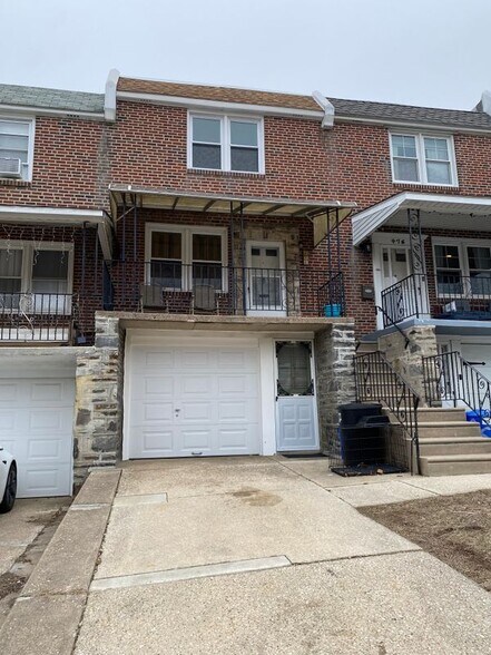 Building Photo - 474 Kingsley St