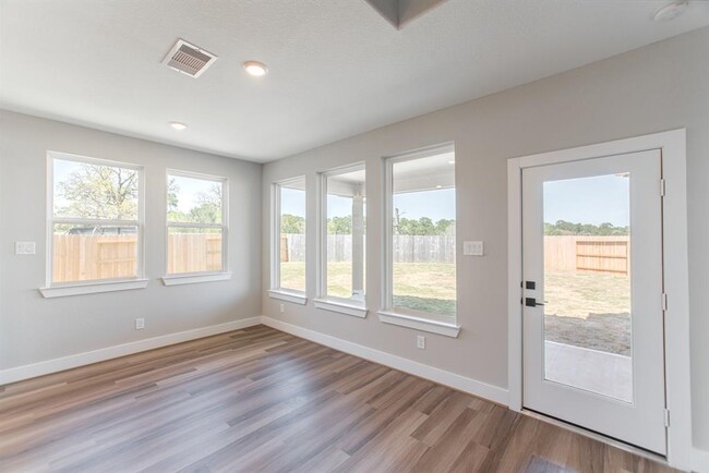 Building Photo - 2016 Woodland Park Ct