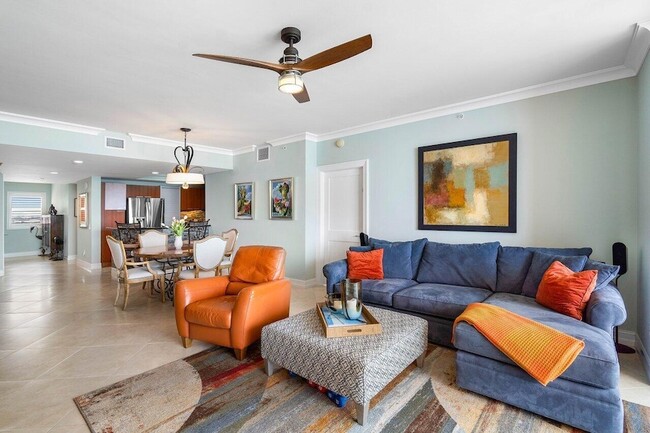 Building Photo - 2650 Lake Shore Dr