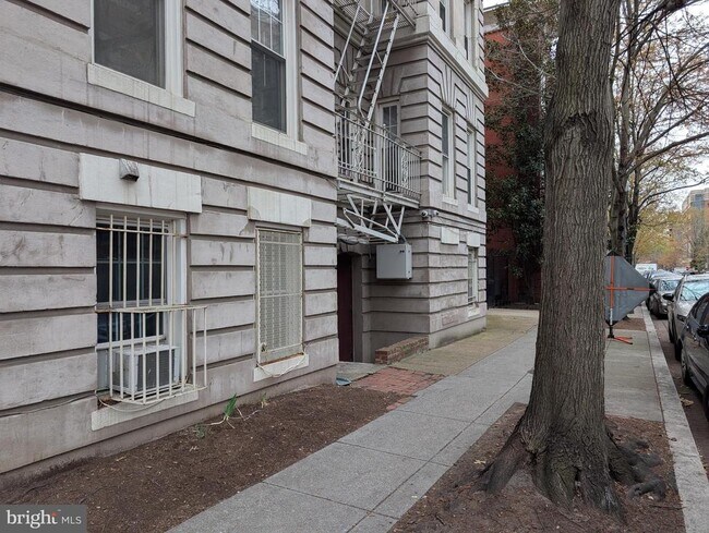 Building Photo - 1332 15th St NW