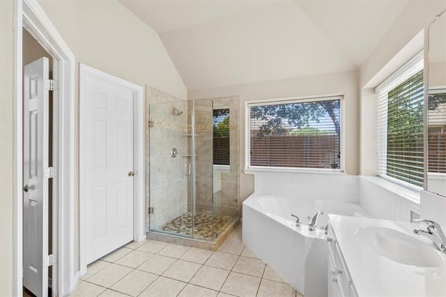 Building Photo - 1597 Castle Pines Dr