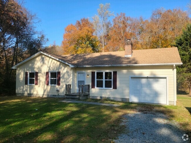 Building Photo - 1324 Manfield Rd