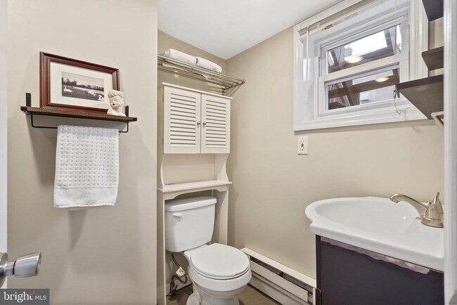 Building Photo - 1836 Memphis St