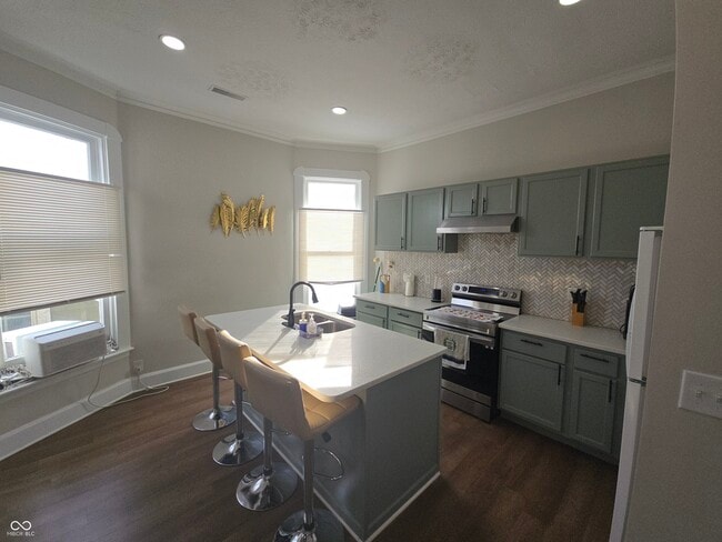 Building Photo - 1728 N Delaware St