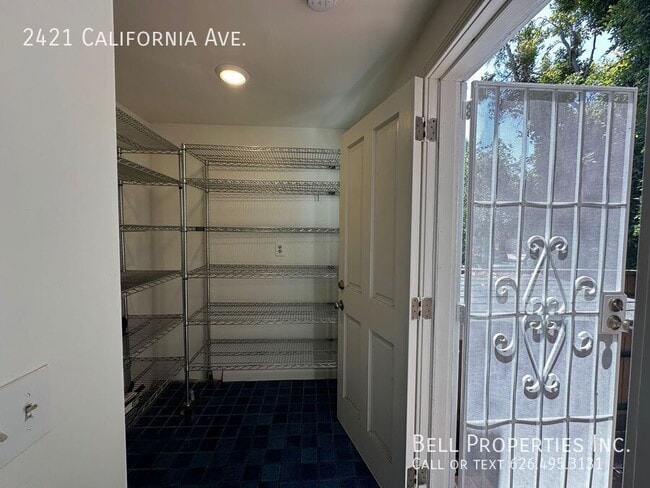 Building Photo - 2421 California Ave