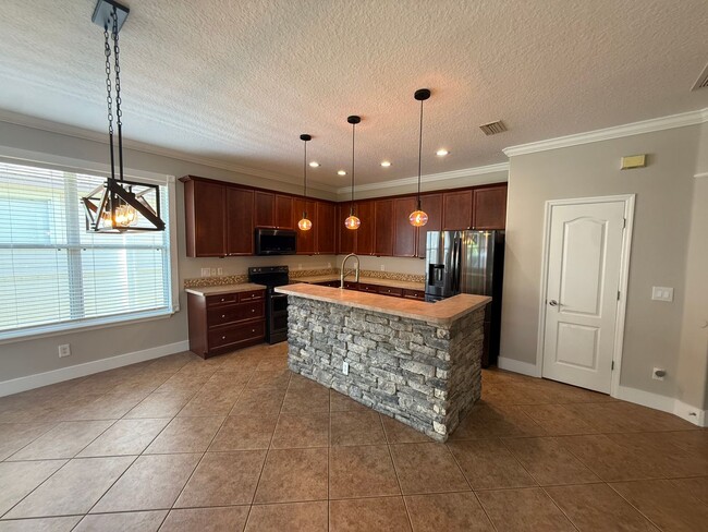 Building Photo - Beautiful Single Family Home in Windermere!