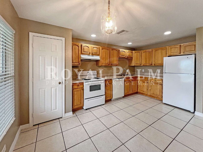 Building Photo - $350 Off First Month’s Rent if You Apply by Feb 28th - Make Yourself at Home — Charming 3-Bed, 2-...