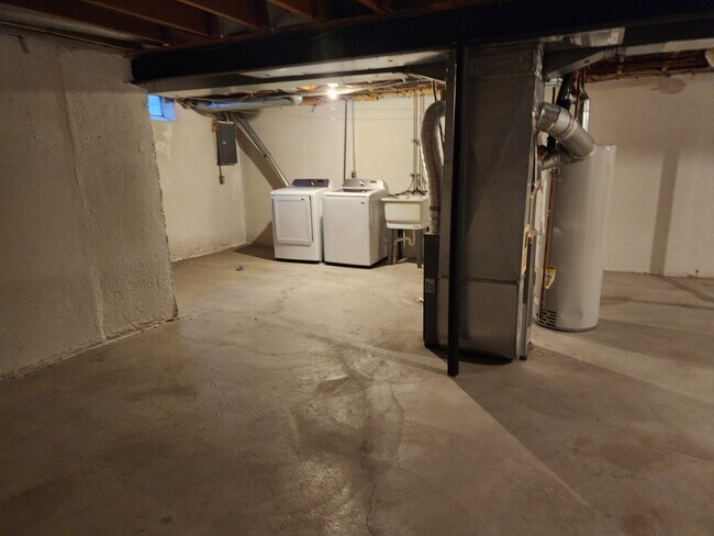 Building Photo - 3370 Heritage Pky