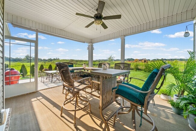 Building Photo - 538 Fieldview Wy
